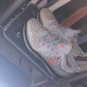 JORDAN TRAINER 1 LOW white infrared 23 grey